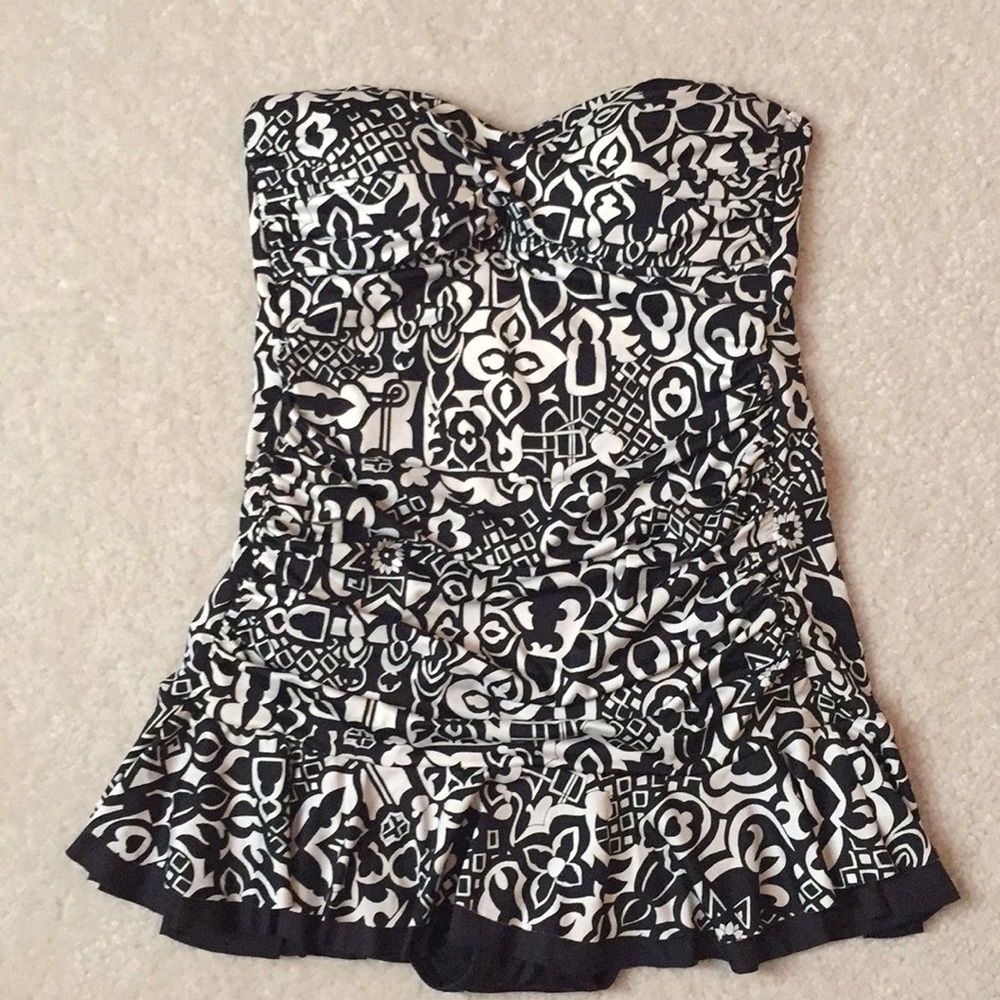 Slimming one piece bathing suit